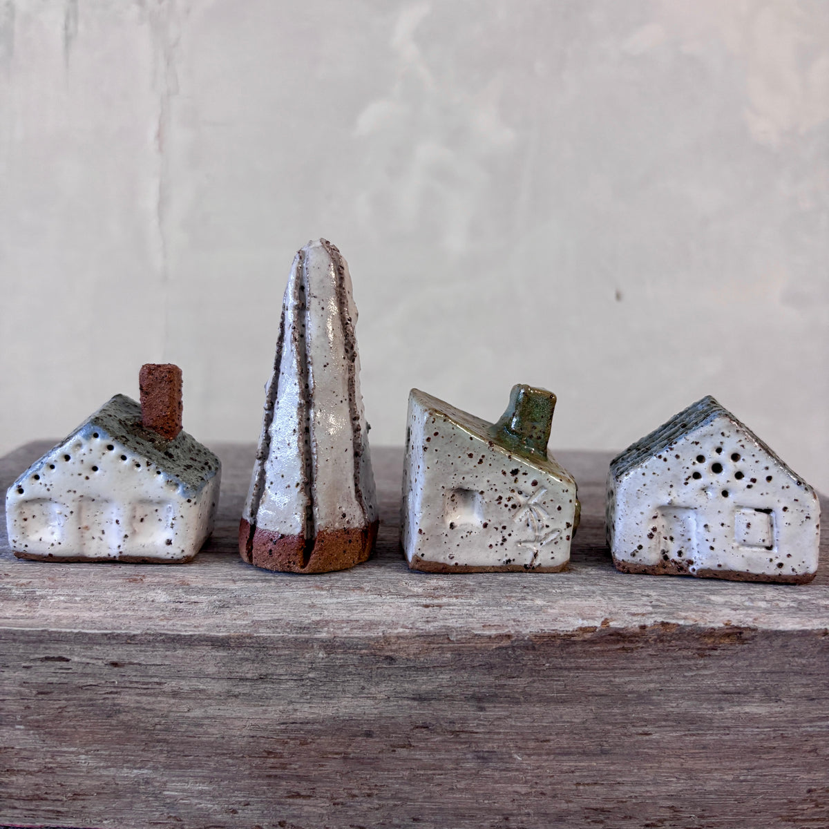A Village of cute Mini Cottages paired with a charming little tree - Set No.4
