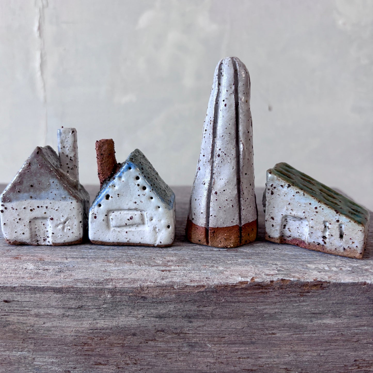 A Village of cute Mini Cottages paired with a charming little tree - Set No.1