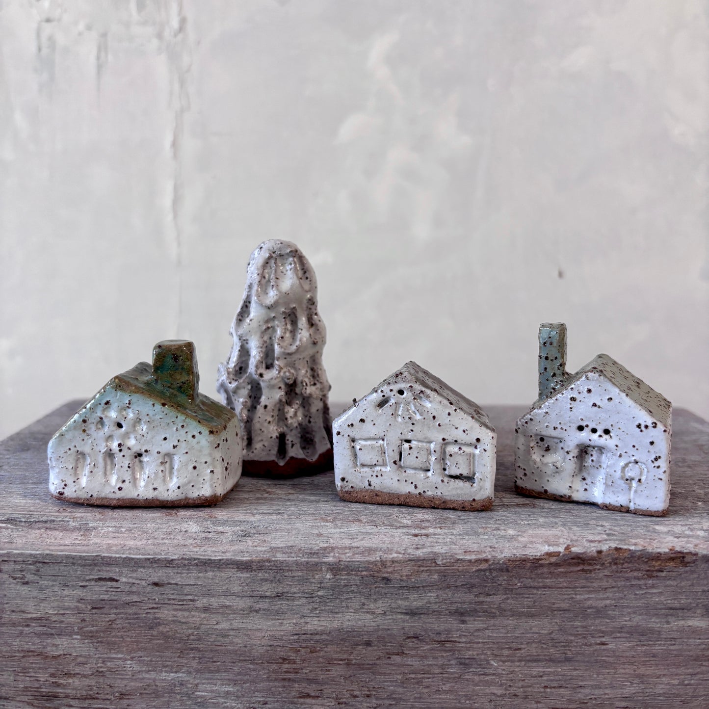 A Village of cute Mini Cottages paired with a charming little tree - Set No.3