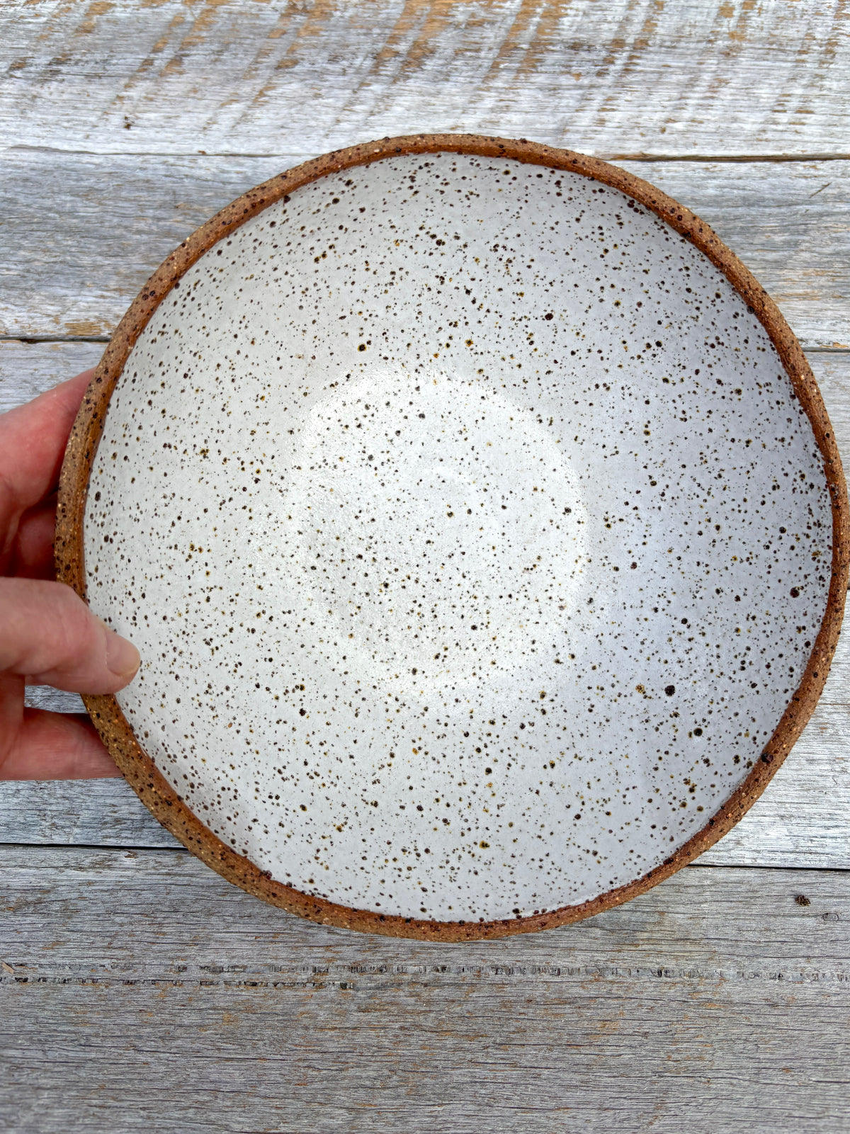 Salad bowl | rustic and versatile | white glaze with speckles (10-01)