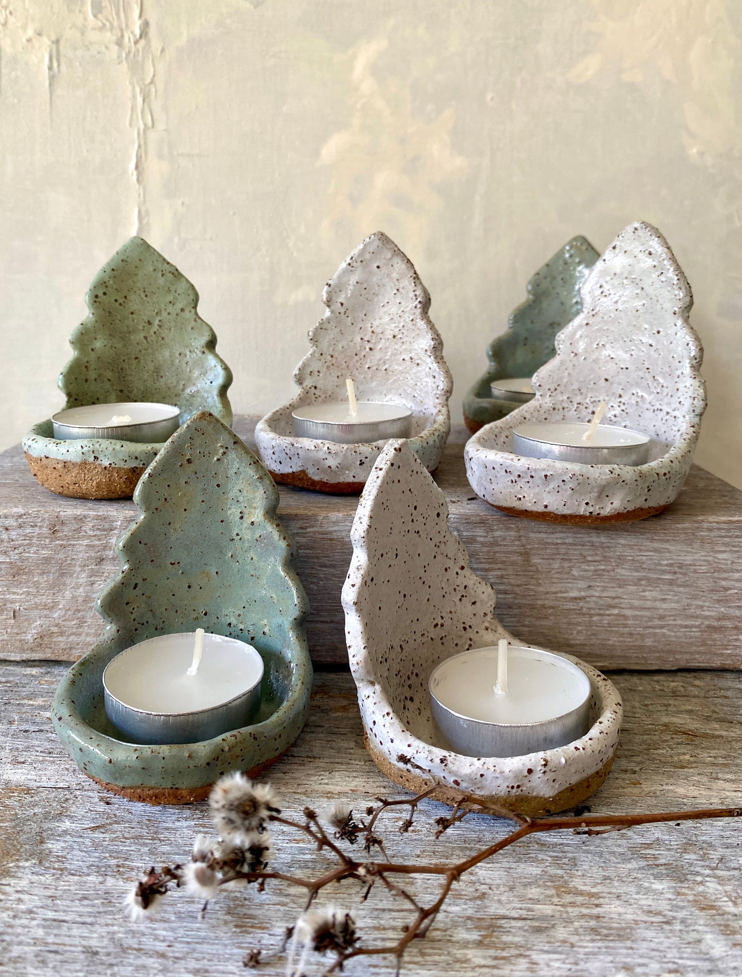 Handcrafted Christmas Tree Tealight with A Touch of Hygge - Grey/Green 25-1225