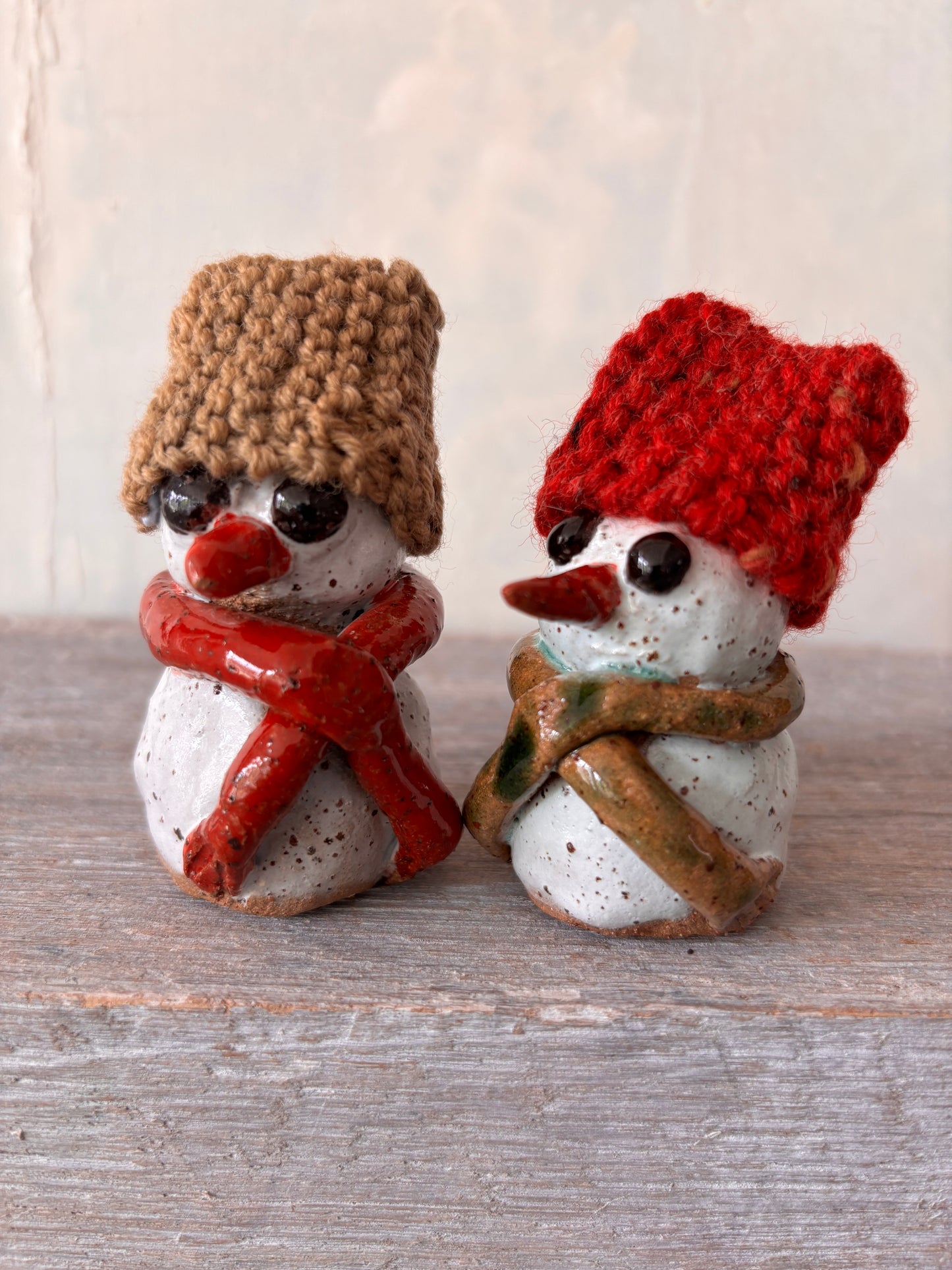 Snowman with brown hand-knited hat 26-15