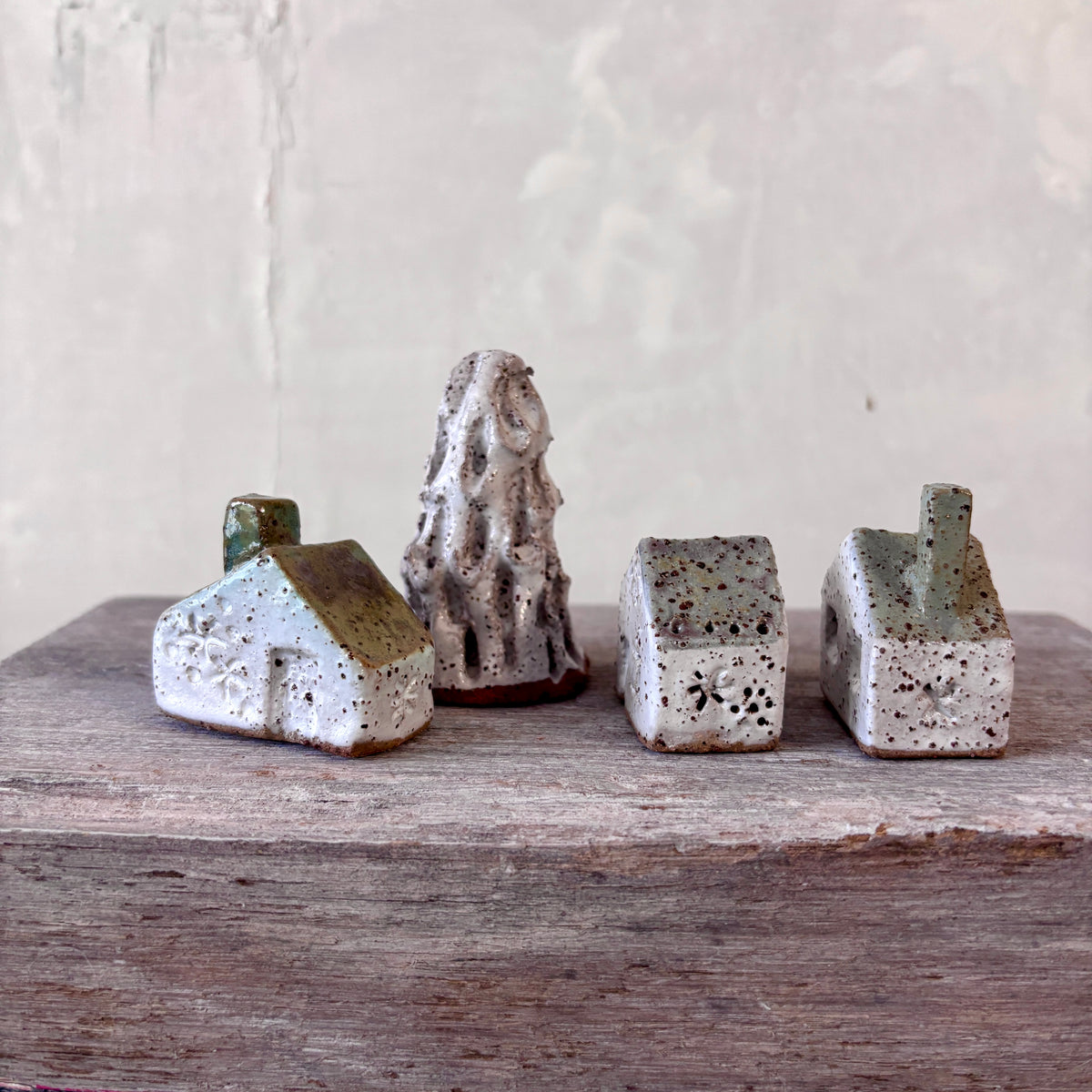 A Village of cute Mini Cottages paired with a charming little tree - Set No.3