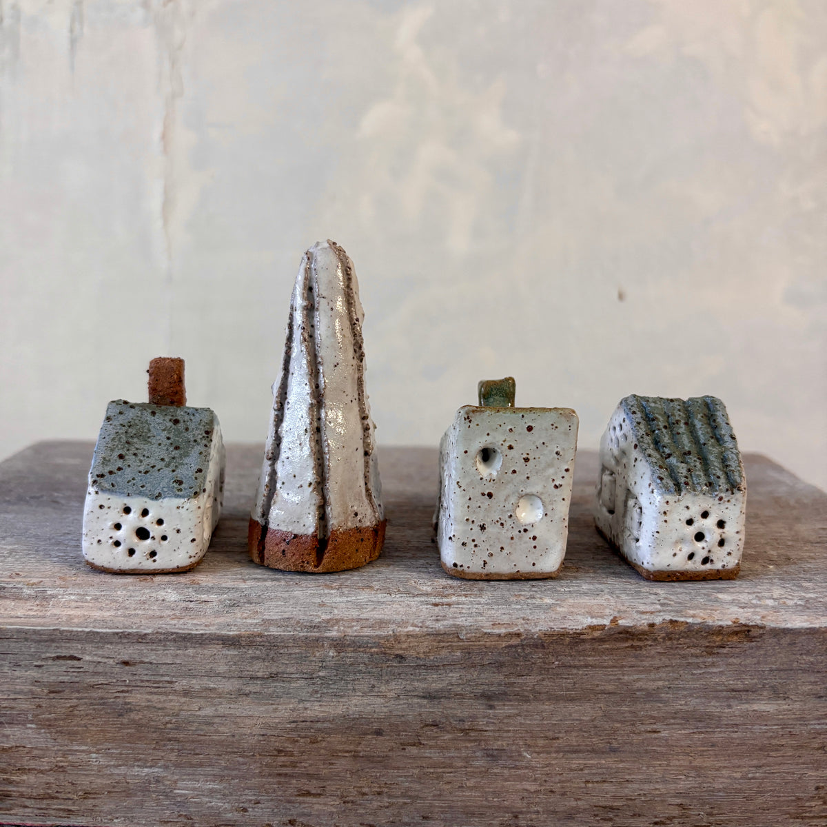 A Village of cute Mini Cottages paired with a charming little tree - Set No.4