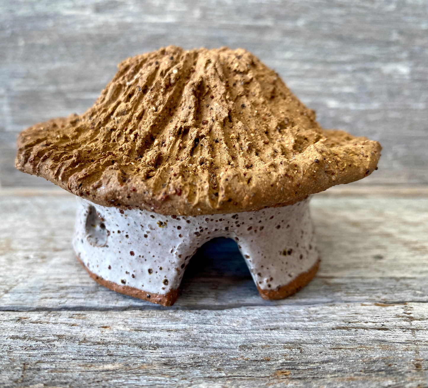 Set of 3 - Cute Christmas gnomes with white hat plus an adorable little Hut and a white Christmas Tree 25-1203