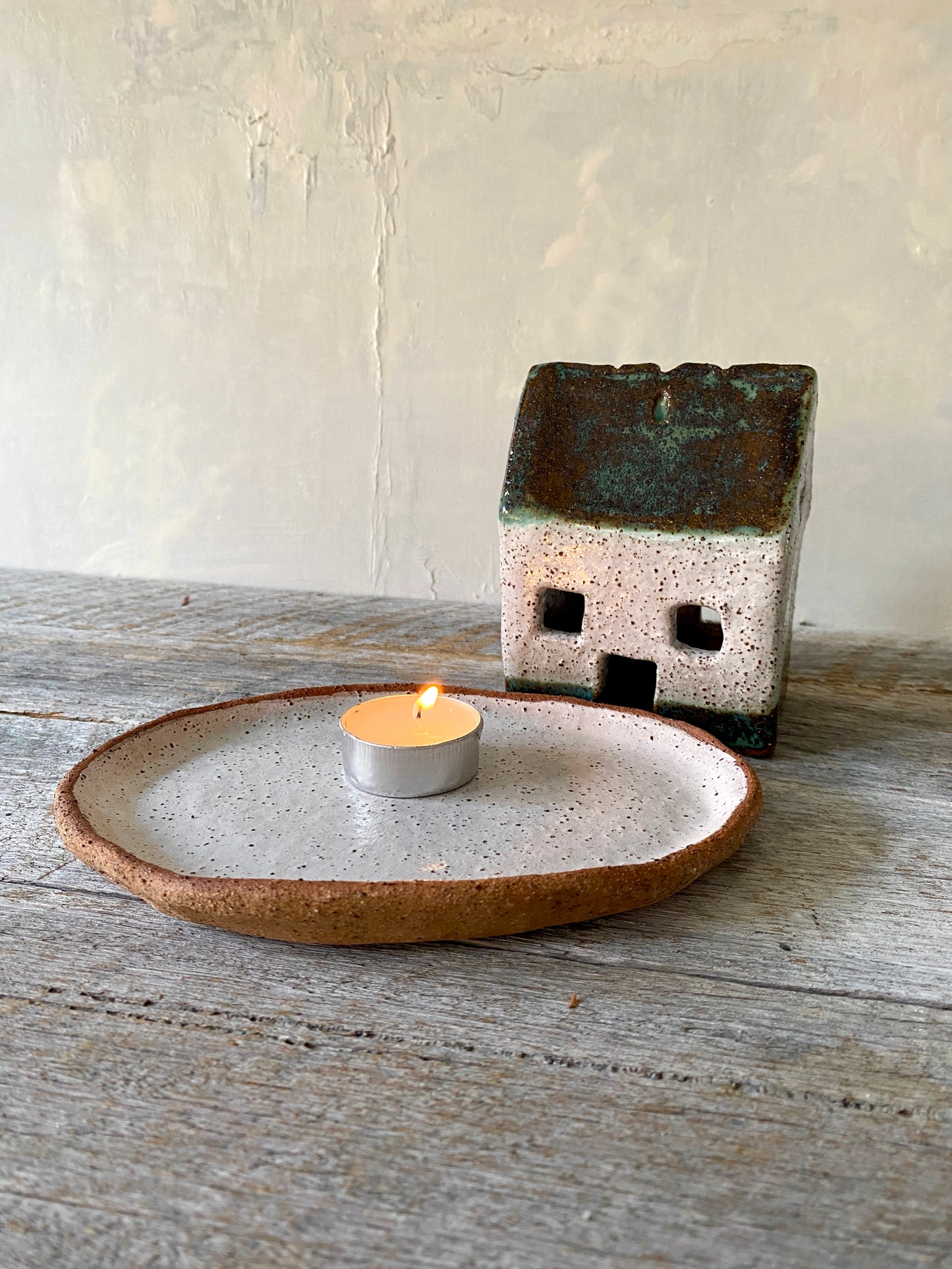 Ceramic Christmas Cottage for tealights or incense 45-15