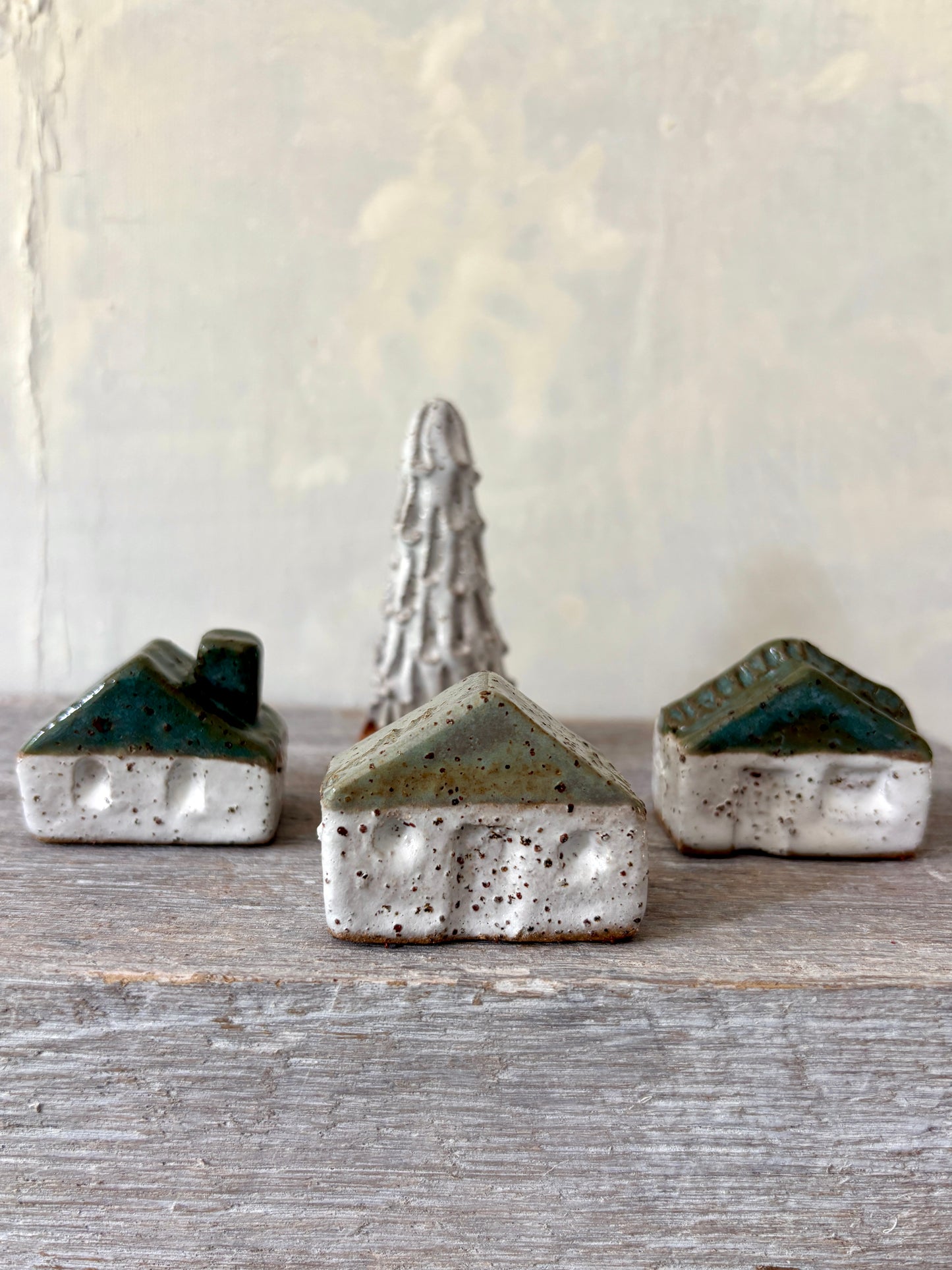 A village of cute tiny cottages paired with a charming little tree (55-19)