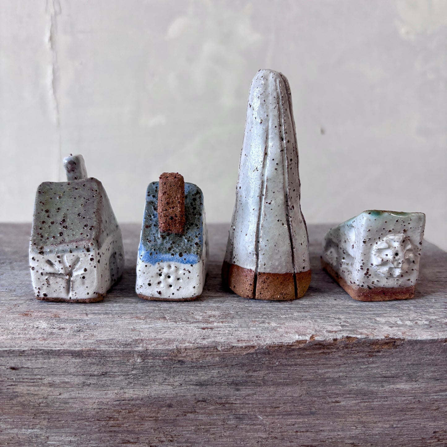 A Village of cute Mini Cottages paired with a charming little tree - Set No.1