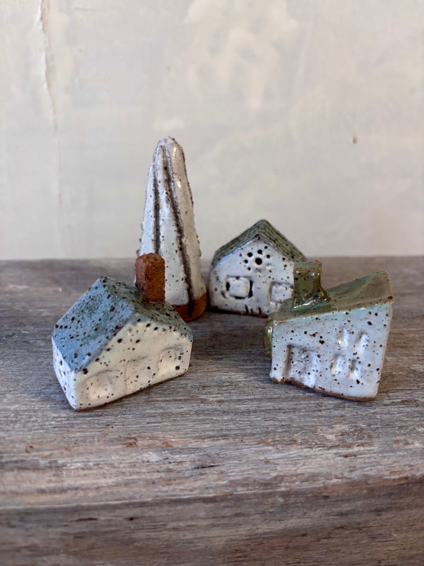 A Village of cute Mini Cottages paired with a charming little tree - Set No.4