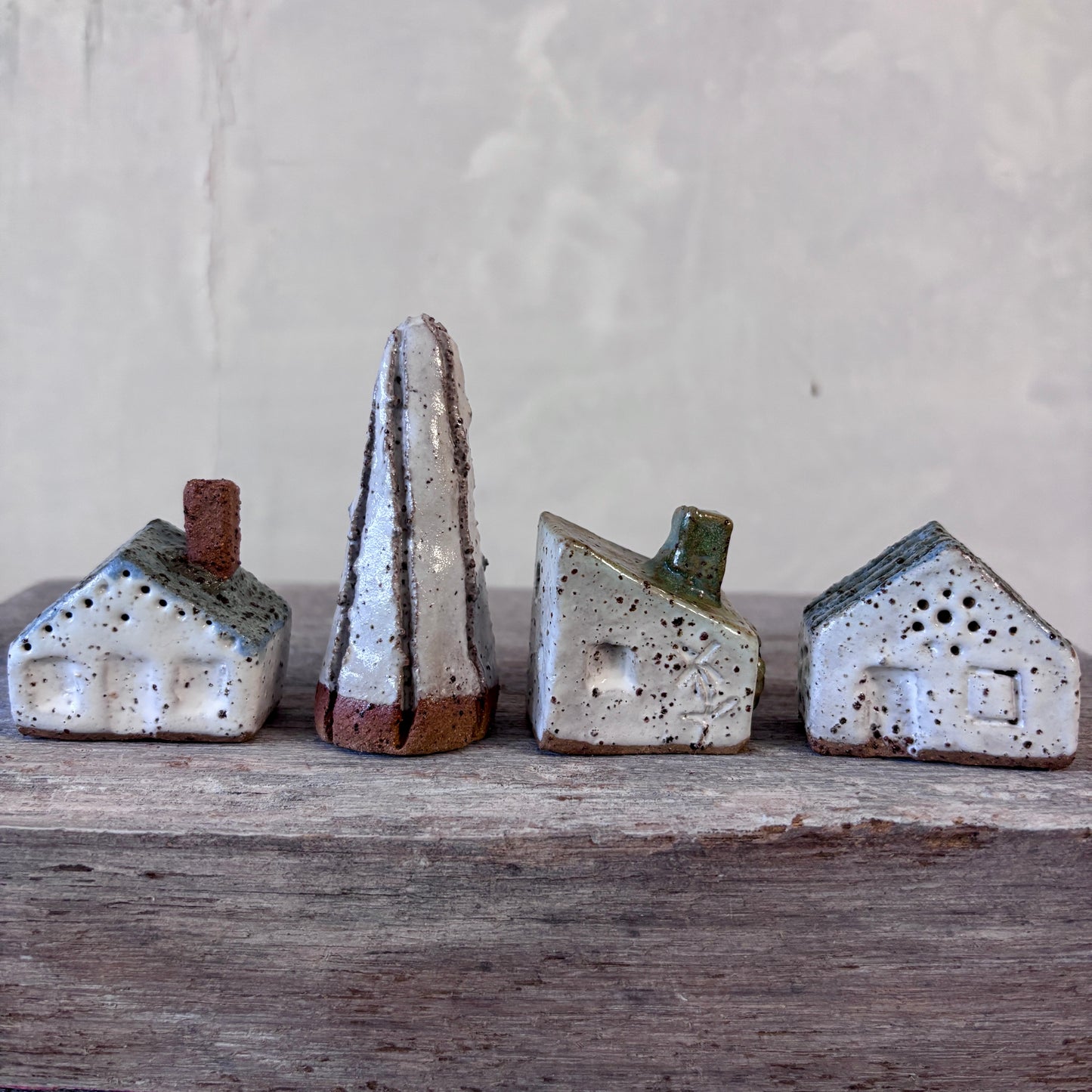 A Village of cute Mini Cottages paired with a charming little tree - Set No.4