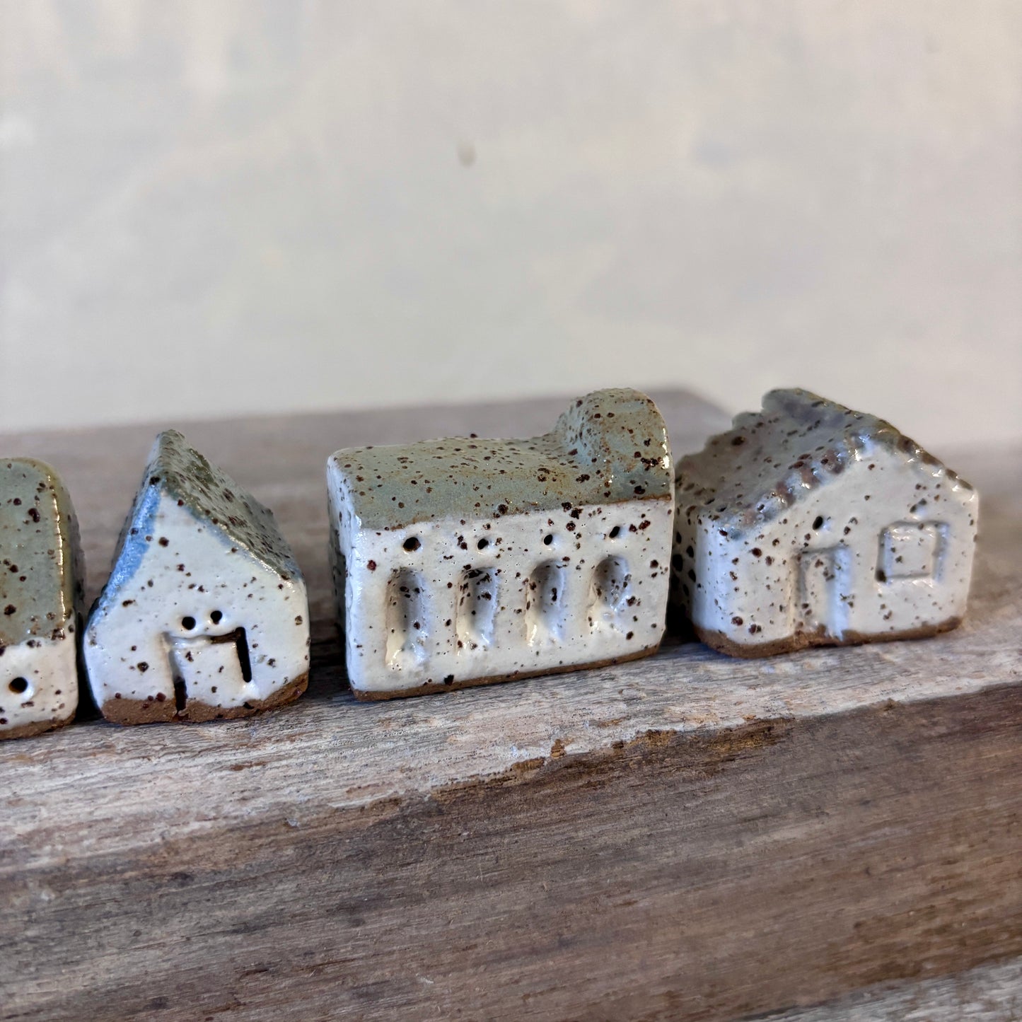 A Village of cute Cottages paired with a charming little tree  | Set No. 5 |