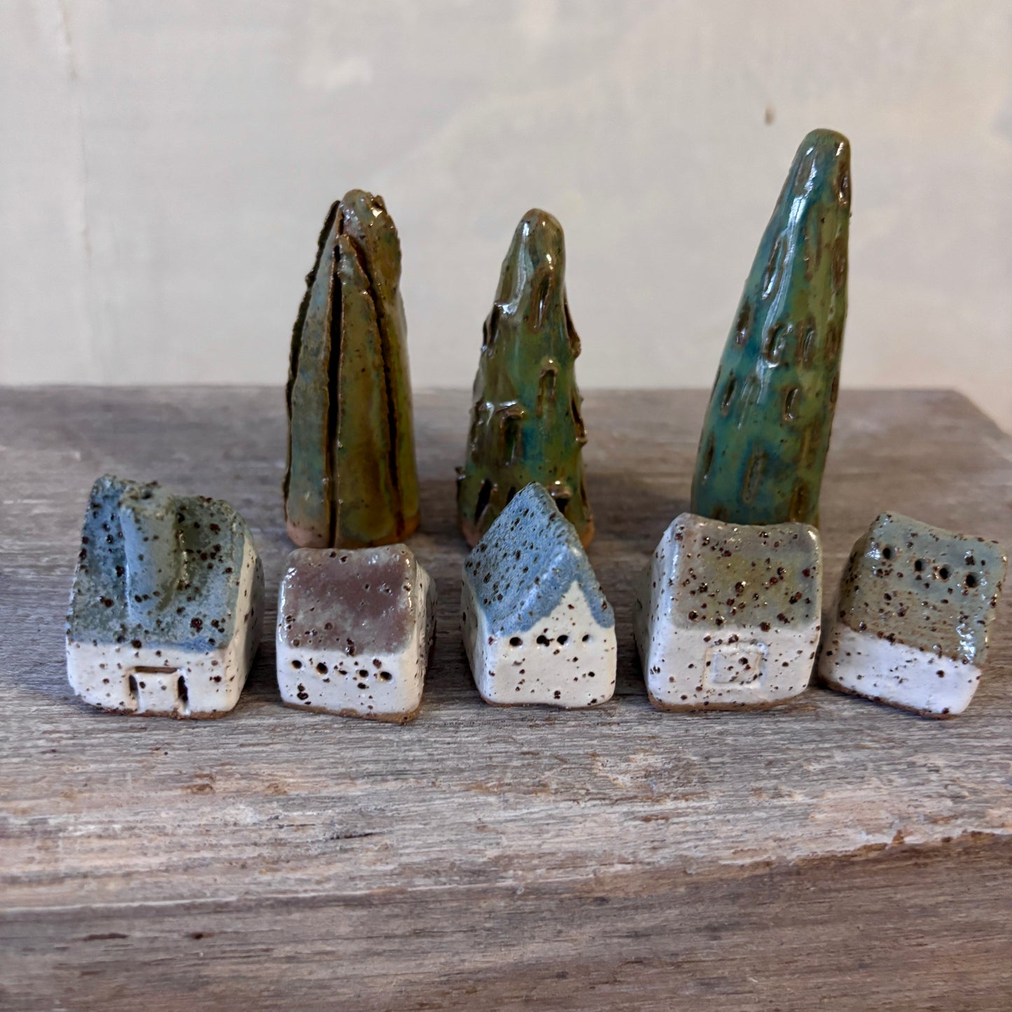 A Village of cute Cottages paired with a charming little tree | Set No. 6 |