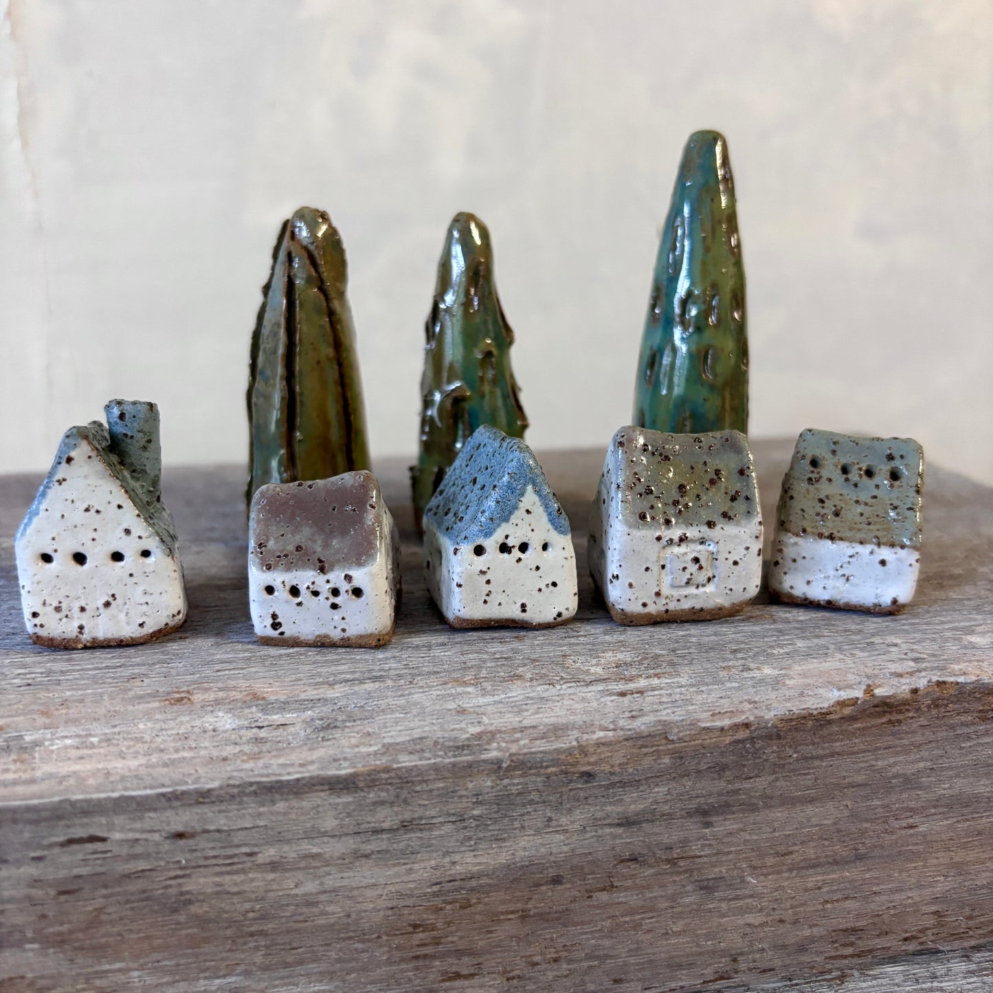 A Village of cute Cottages paired with a charming little tree | Set No. 6 |
