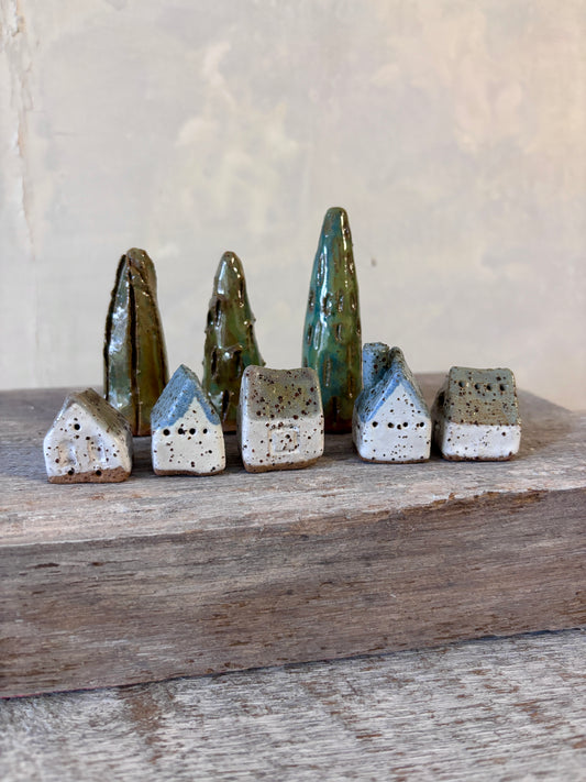 A Village of cute Cottages paired with a charming little tree | Set No. 6 |