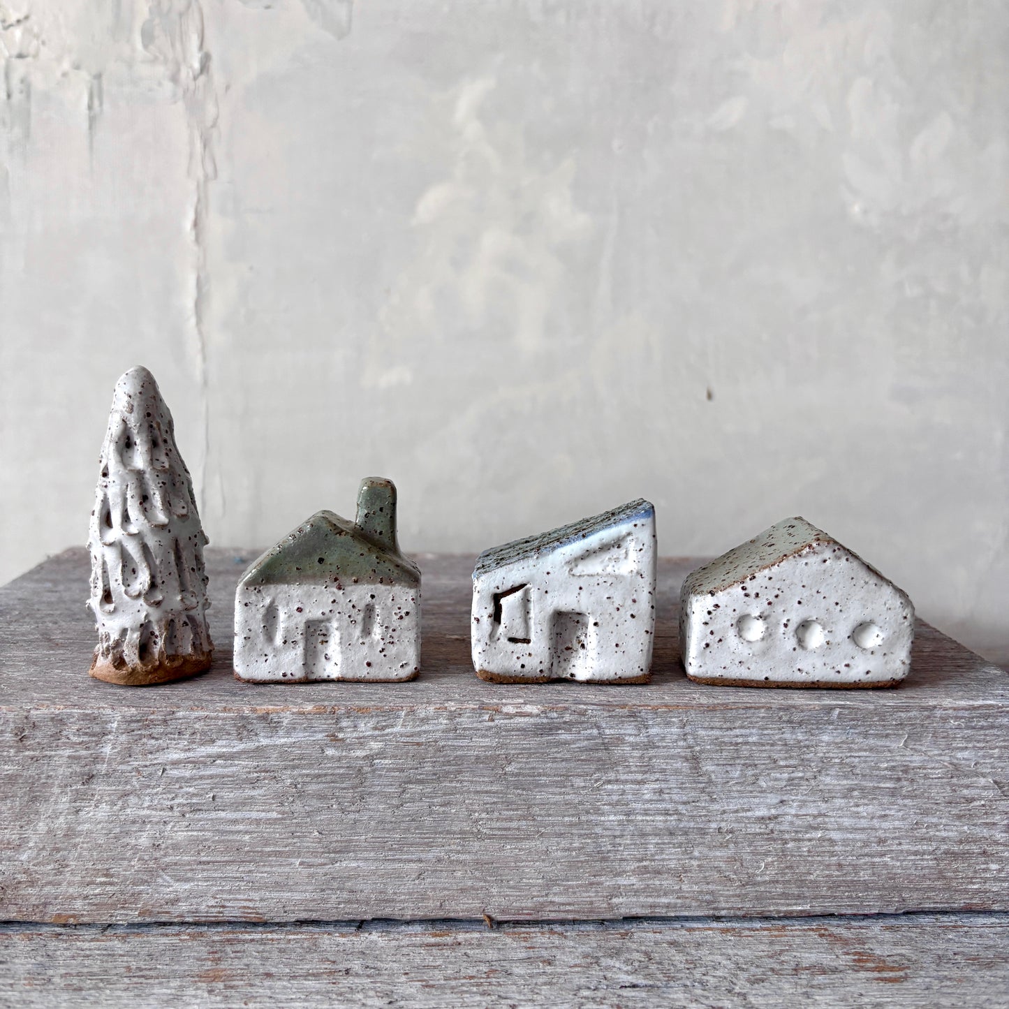 A Village of cute Mini Cottages paired with a charming little tree - Set No.2