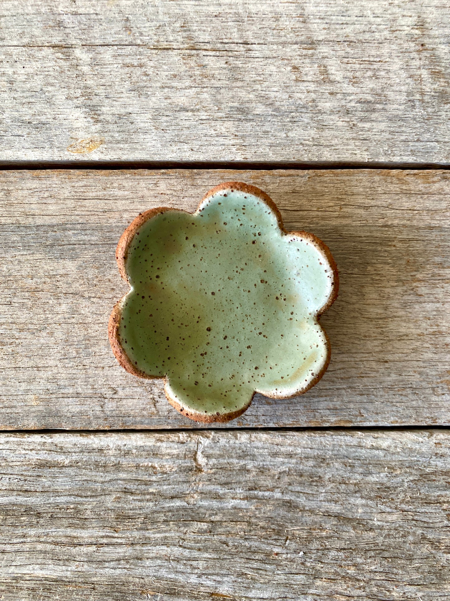 Beautiful Flower Shaped Tea Light Candle Holder - Rustic Speckled Clay - Green 13-3