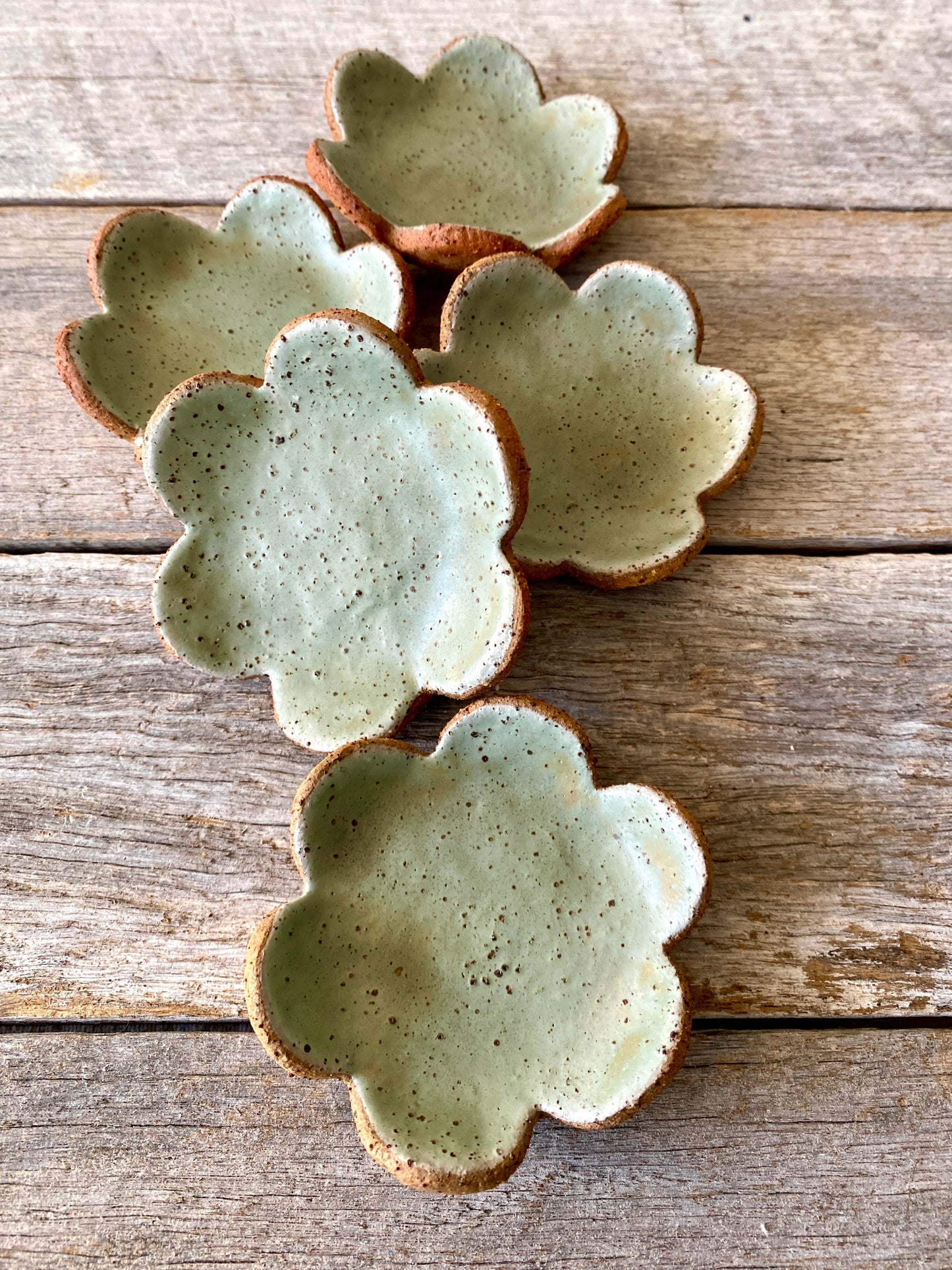 Beautiful Flower Shaped Tea Light Candle Holder - Rustic Speckled Clay - Green 13-3