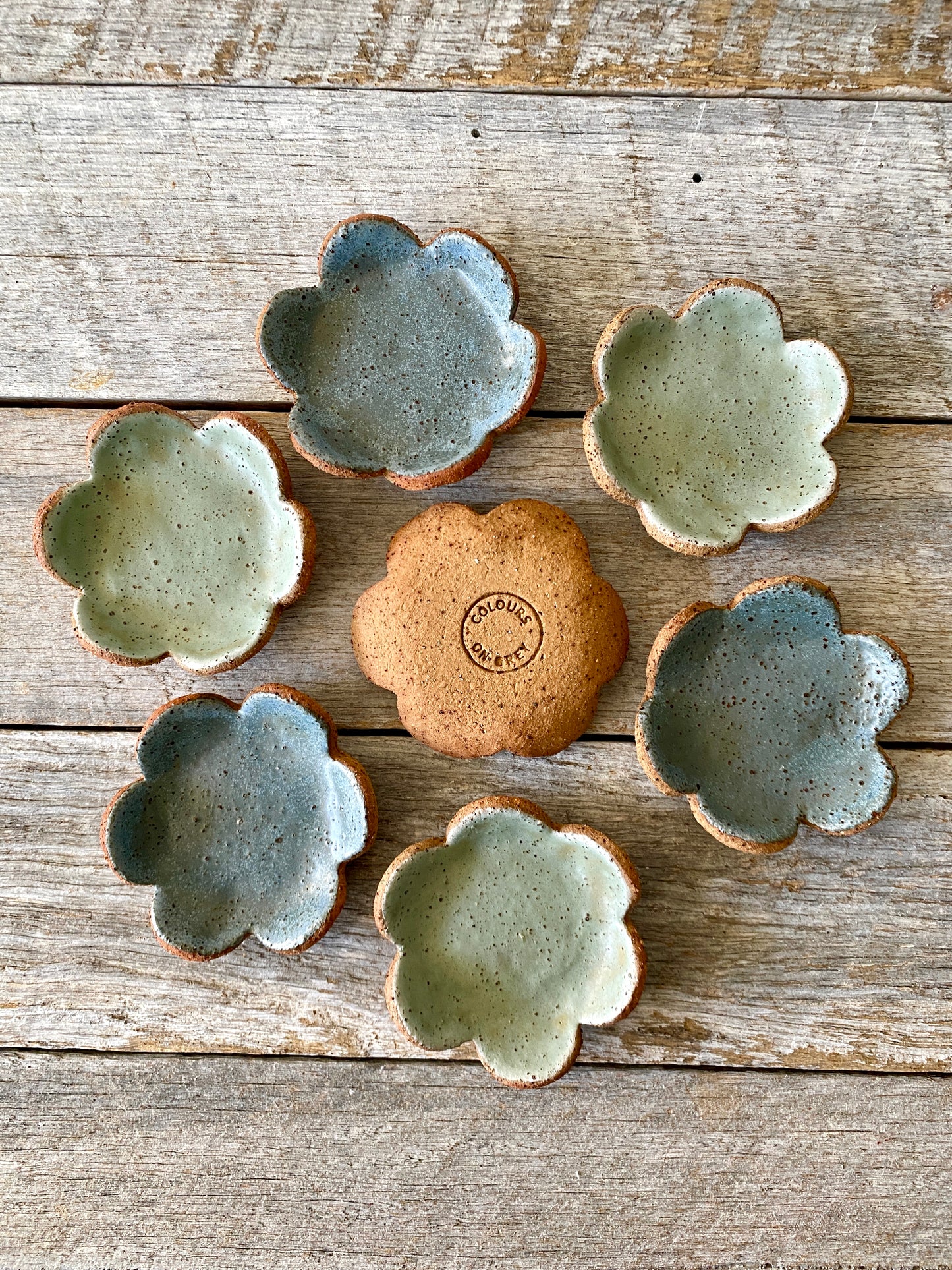 Beautiful Flower Shaped Tea Light Candle Holder - Rustic Speckled Clay - Green 13-3