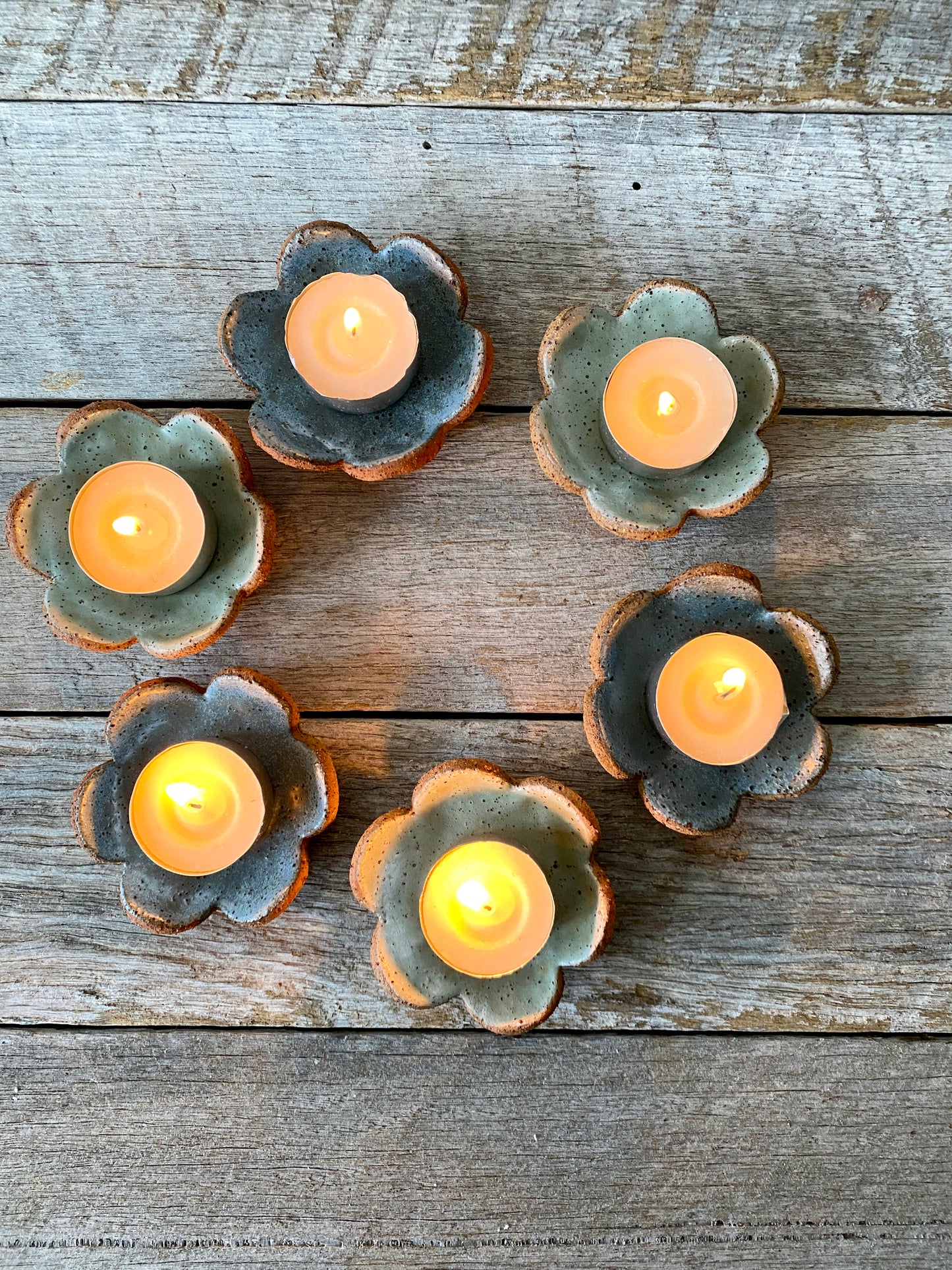 Beautiful Flower Shaped Tea Light Candle Holder - Rustic Speckled Clay - Green 13-3