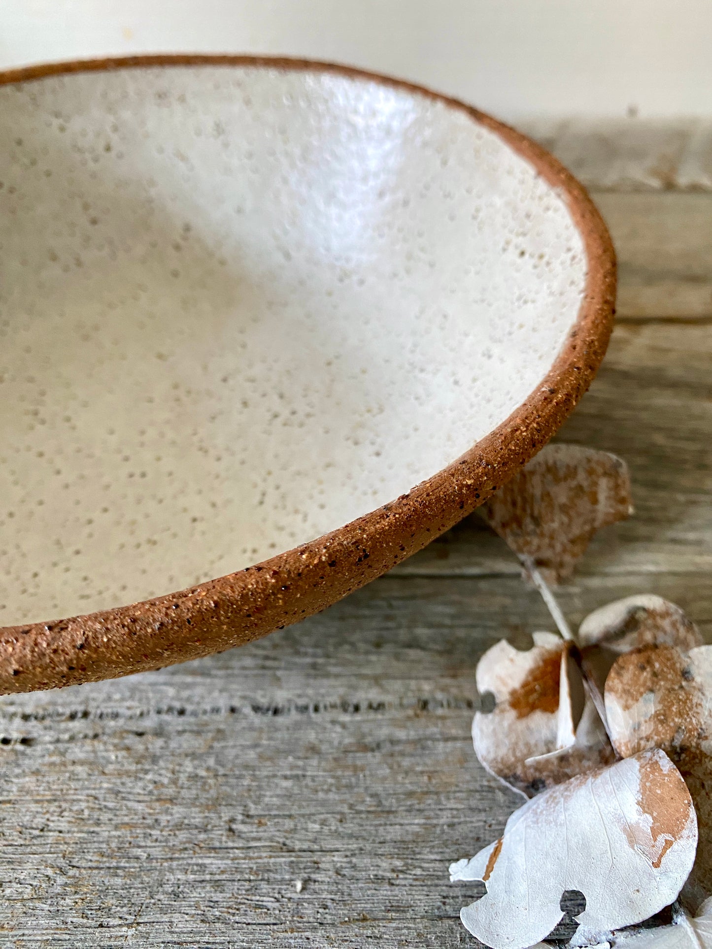 Salad bowl - rustic and versatile - white glaze with speckles 12-03