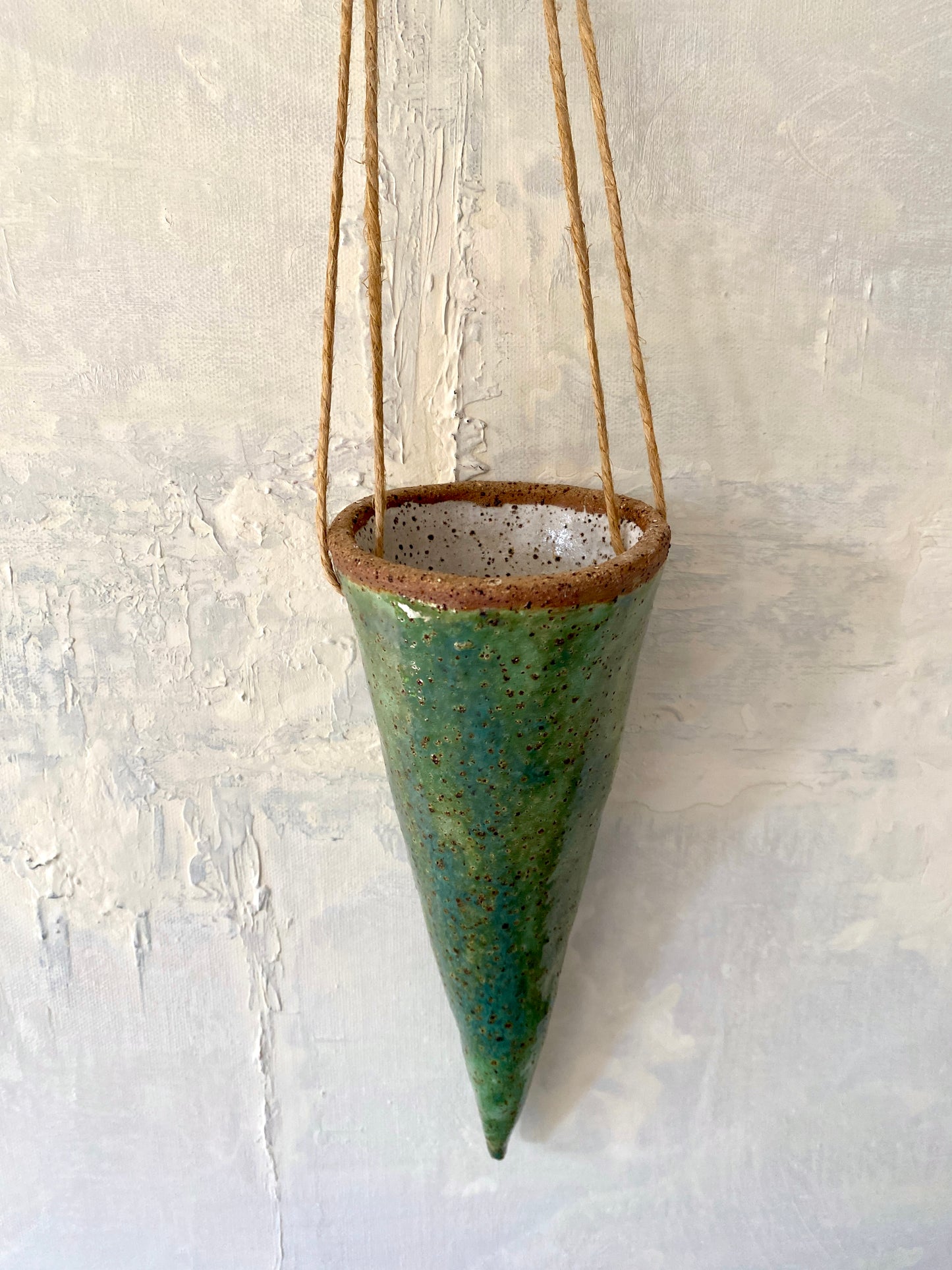 Hanging Ceramic Cone Shaped Flower Vase (large) - Green 25-1221