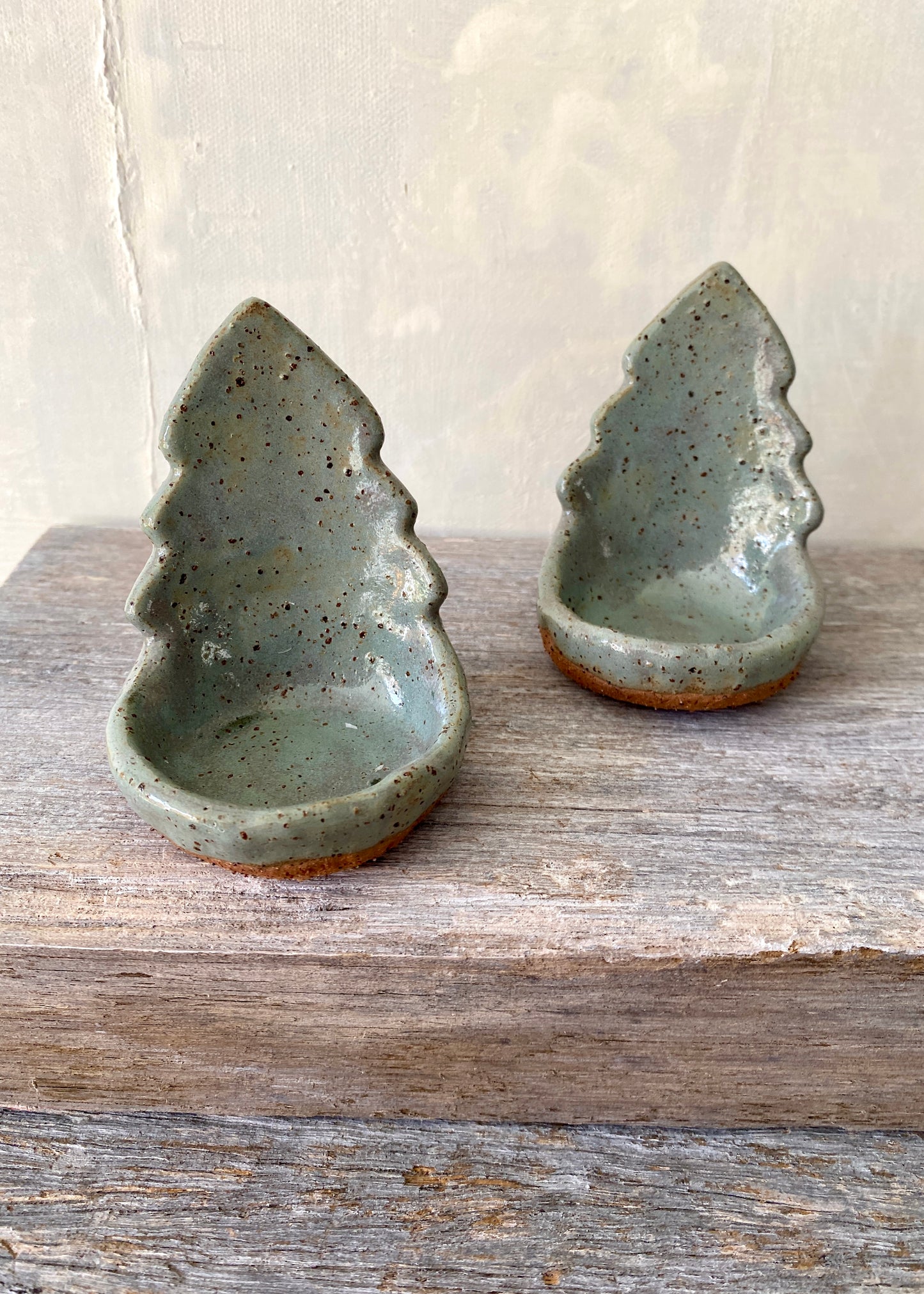 Handcrafted Christmas Tree Tealight with A Touch of Hygge - Grey/Green 25-1225