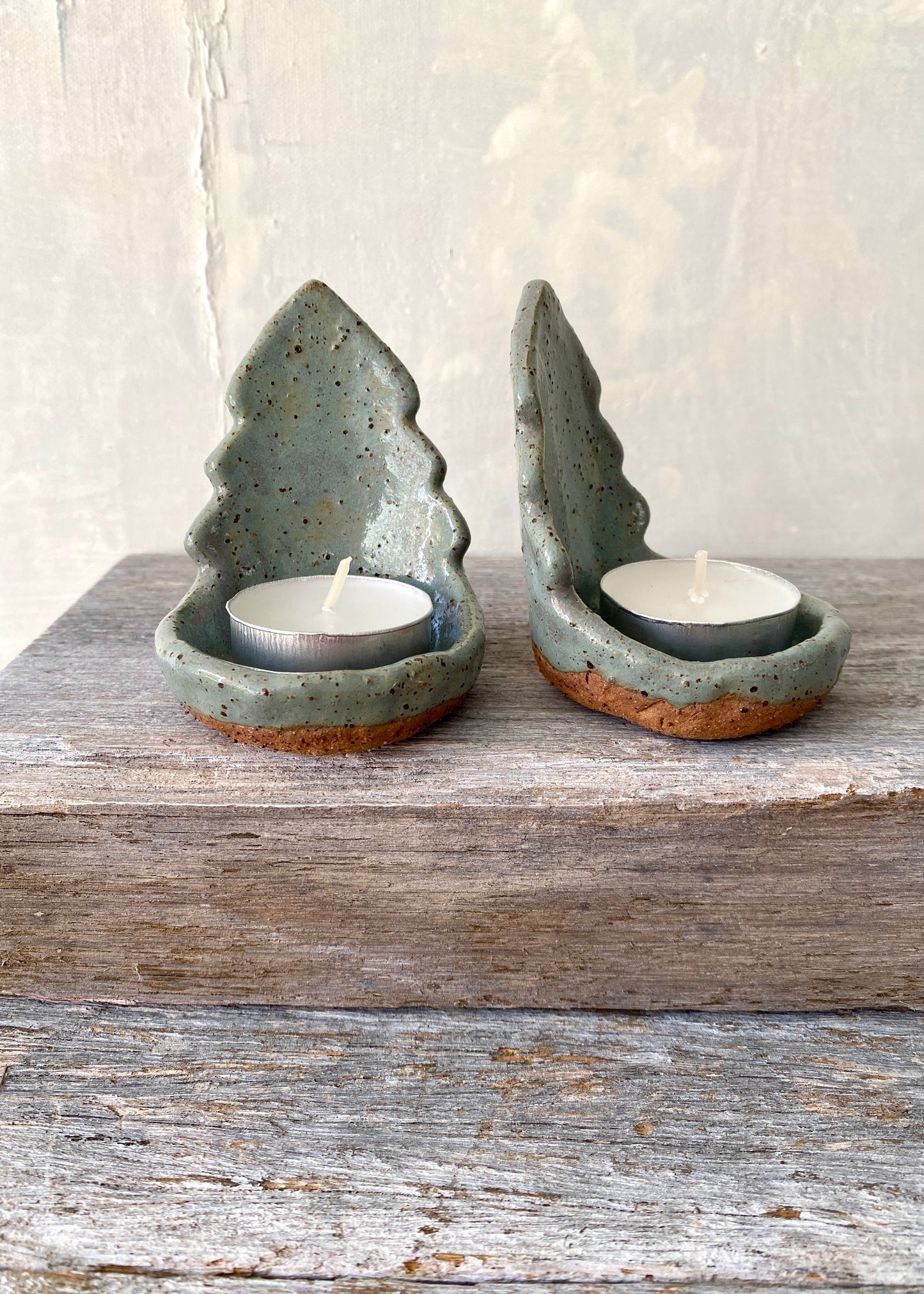 Handcrafted Christmas Tree Tealight with A Touch of Hygge - Grey/Green 25-1225