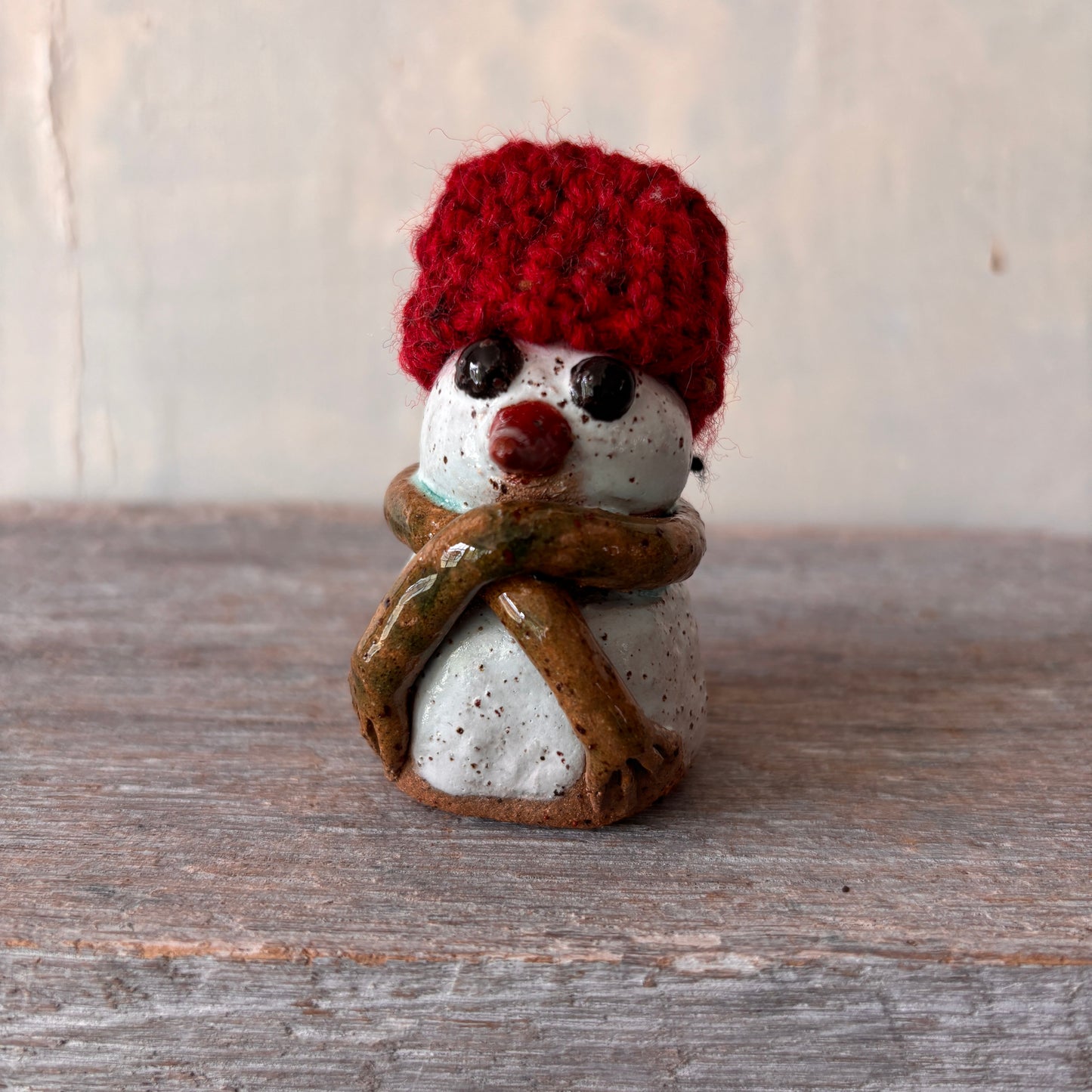 Snowman with red hand-knited hat 26-11