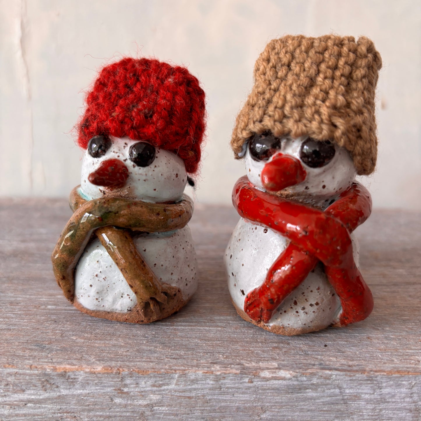 Snowman with red hand-knited hat 26-11