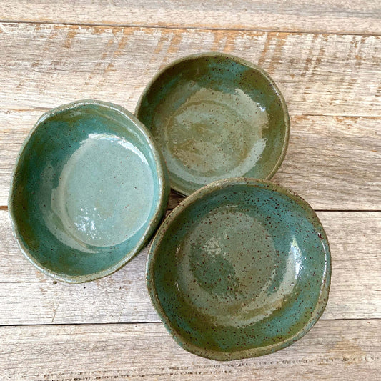 Bowl in teal green - hand made with uneven rim - Rustic clay with speckles - 15-4