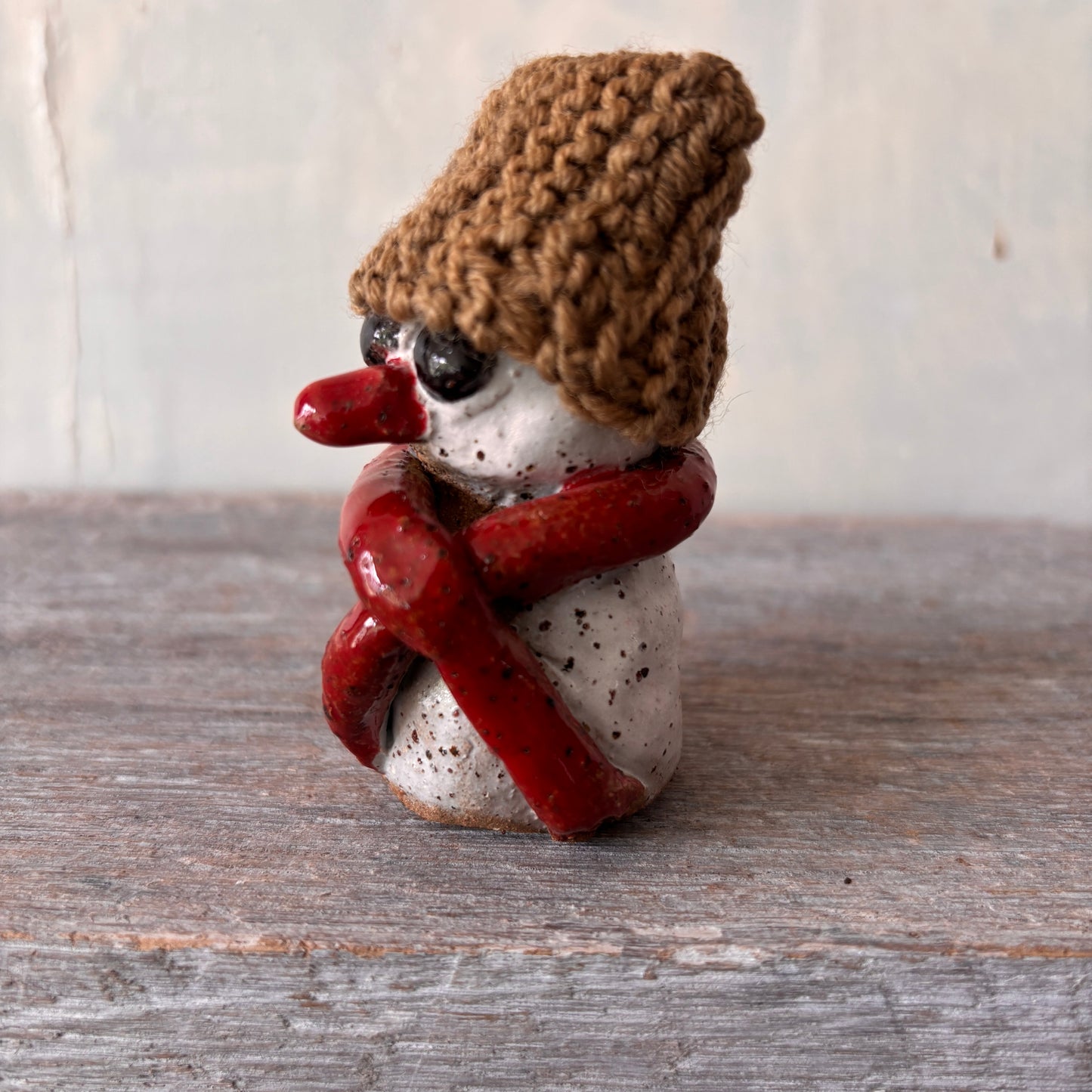 Snowman with brown hand-knited hat 26-15