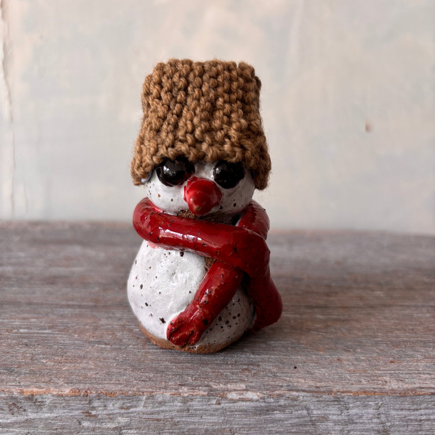 Snowman with brown hand-knited hat 26-15