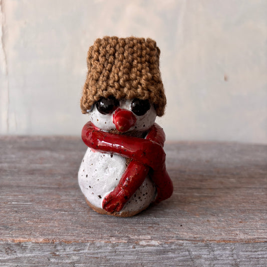 Snowman with brown hand-knited hat 26-15