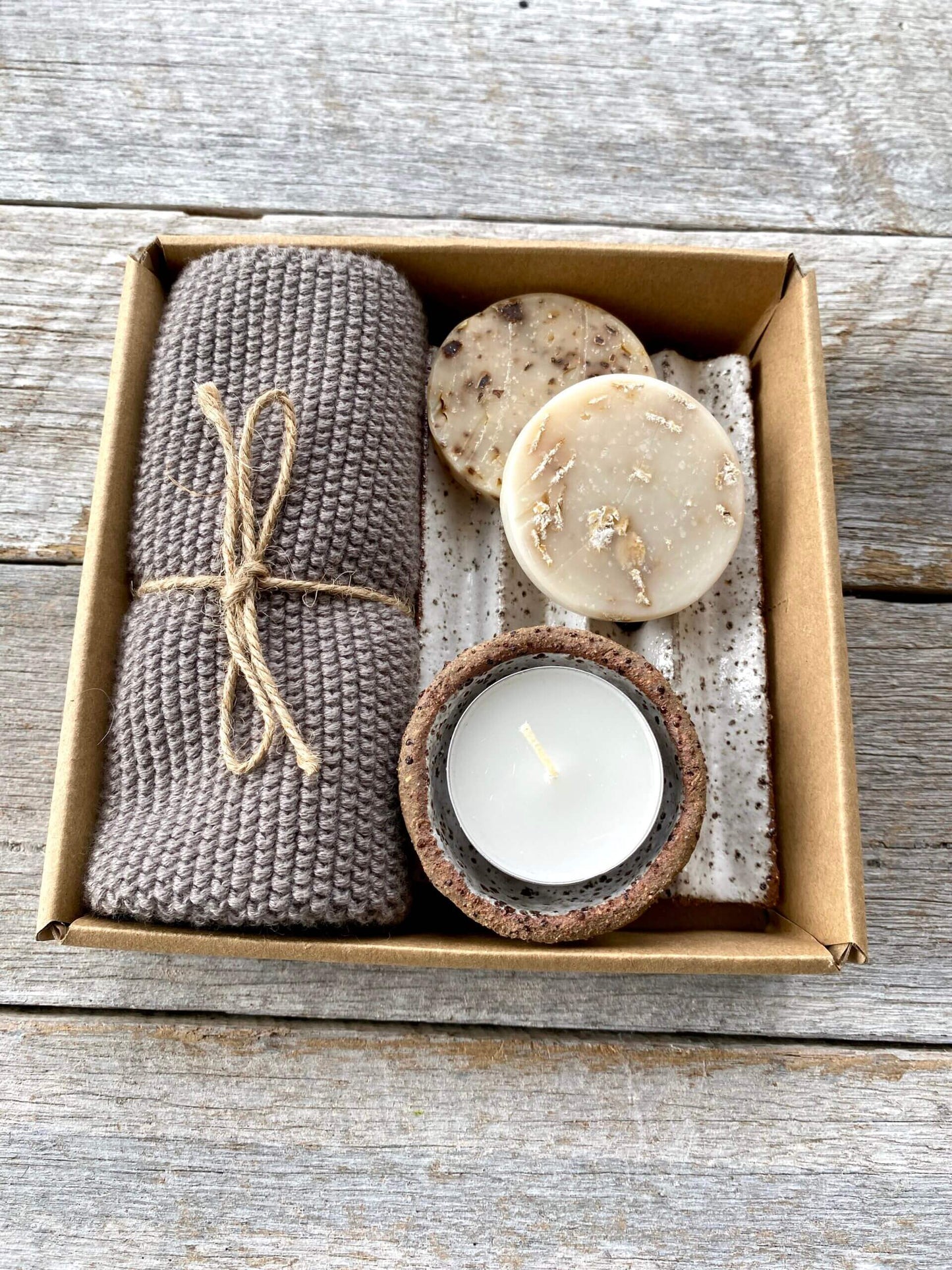 THE PERFECT GIFT-Ceramic soap dish with 2 handmade soaps, tea light candle holder with candle and a 100% organic cotton Face-washer 31-1